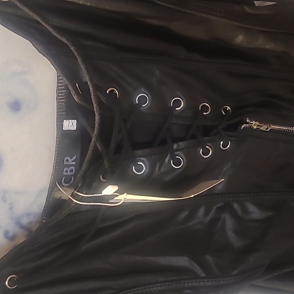 New bodysuit. - Picture 3 of 4